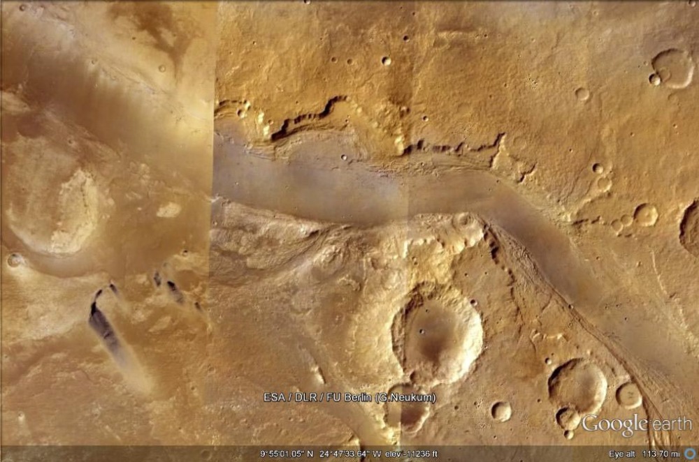 E canal Mars 158